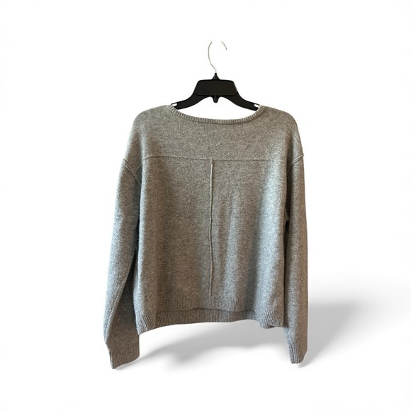 American Eagle Gray Bow Knit Sweater Size M • Long Sleeve Soft Pullover • Cute - Picture 3 of 6